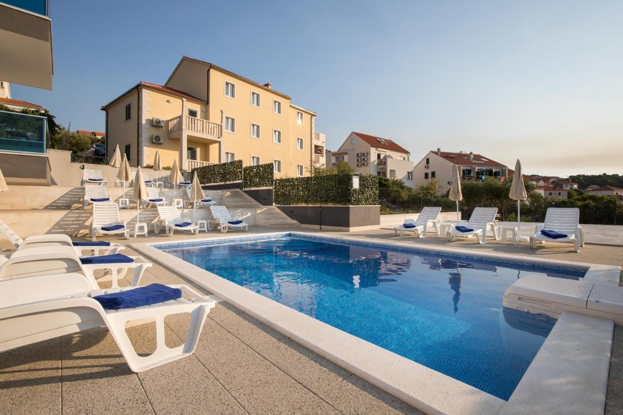 Apartments Blueview Postira Dış mekan fotoğraf